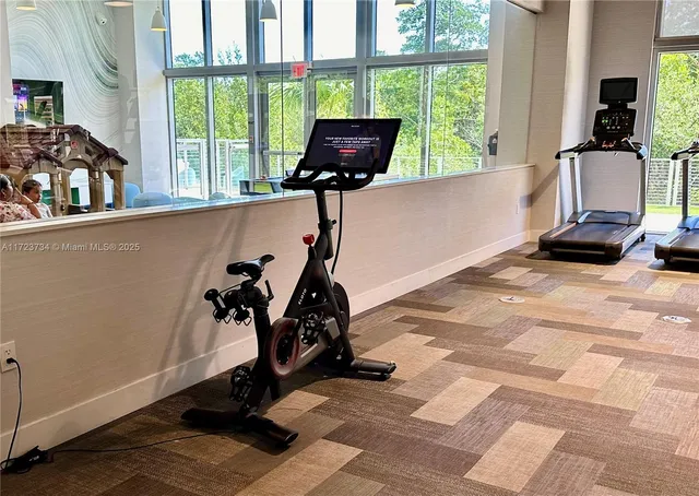 $655,000 | 16385 Biscayne Boulevard, Unit 718, North Miami Beach, FL 33160