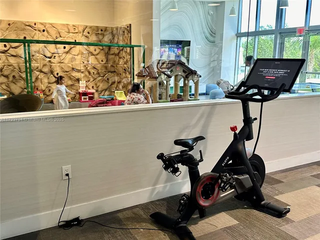 $655,000 | 16385 Biscayne Boulevard, Unit 718, North Miami Beach, FL 33160