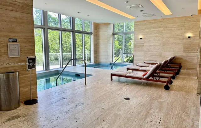 $655,000 | 16385 Biscayne Boulevard, Unit 718, North Miami Beach, FL 33160