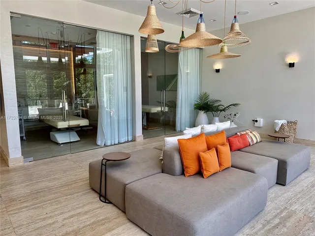 $655,000 | 16385 Biscayne Boulevard, Unit 718, North Miami Beach, FL 33160