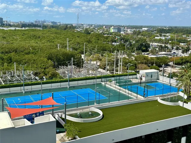 $655,000 | 16385 Biscayne Boulevard, Unit 718, North Miami Beach, FL 33160