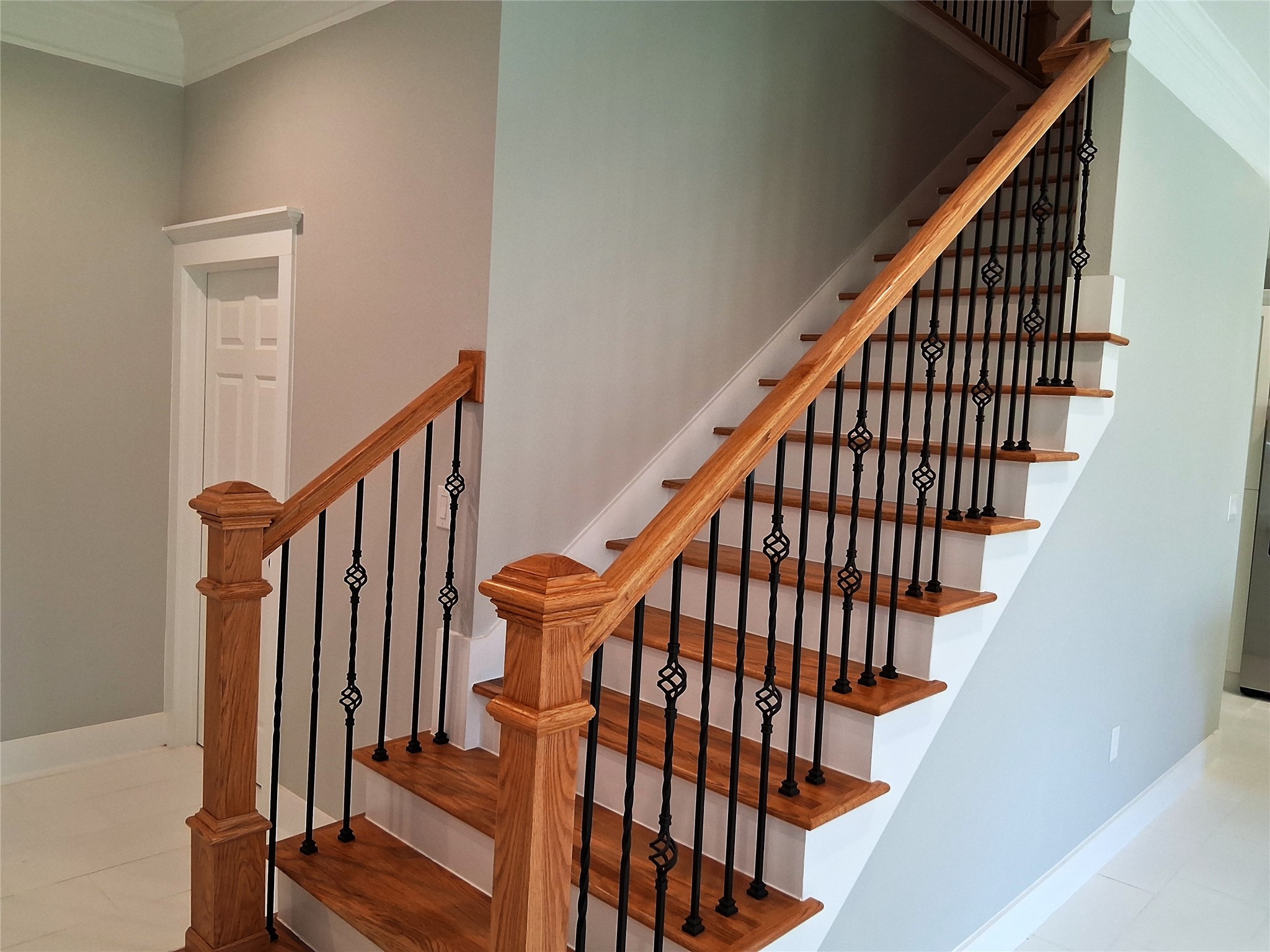9001 Cheer Street Houston, TX 77063 - Photo 20 of 29 a view of entryway with wooden floor