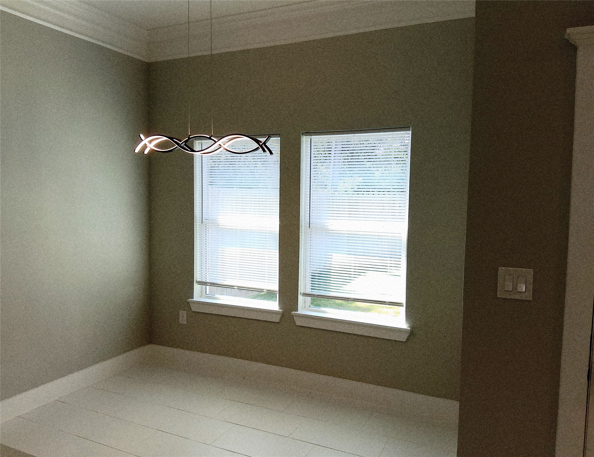9001 Cheer Street Houston, TX 77063 - Photo 4 of 29 a view of an empty room with a window
