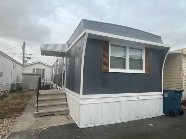 $44,900 | 9001 South Cicero Avenue, Unit 121, Oak Lawn, IL 60453