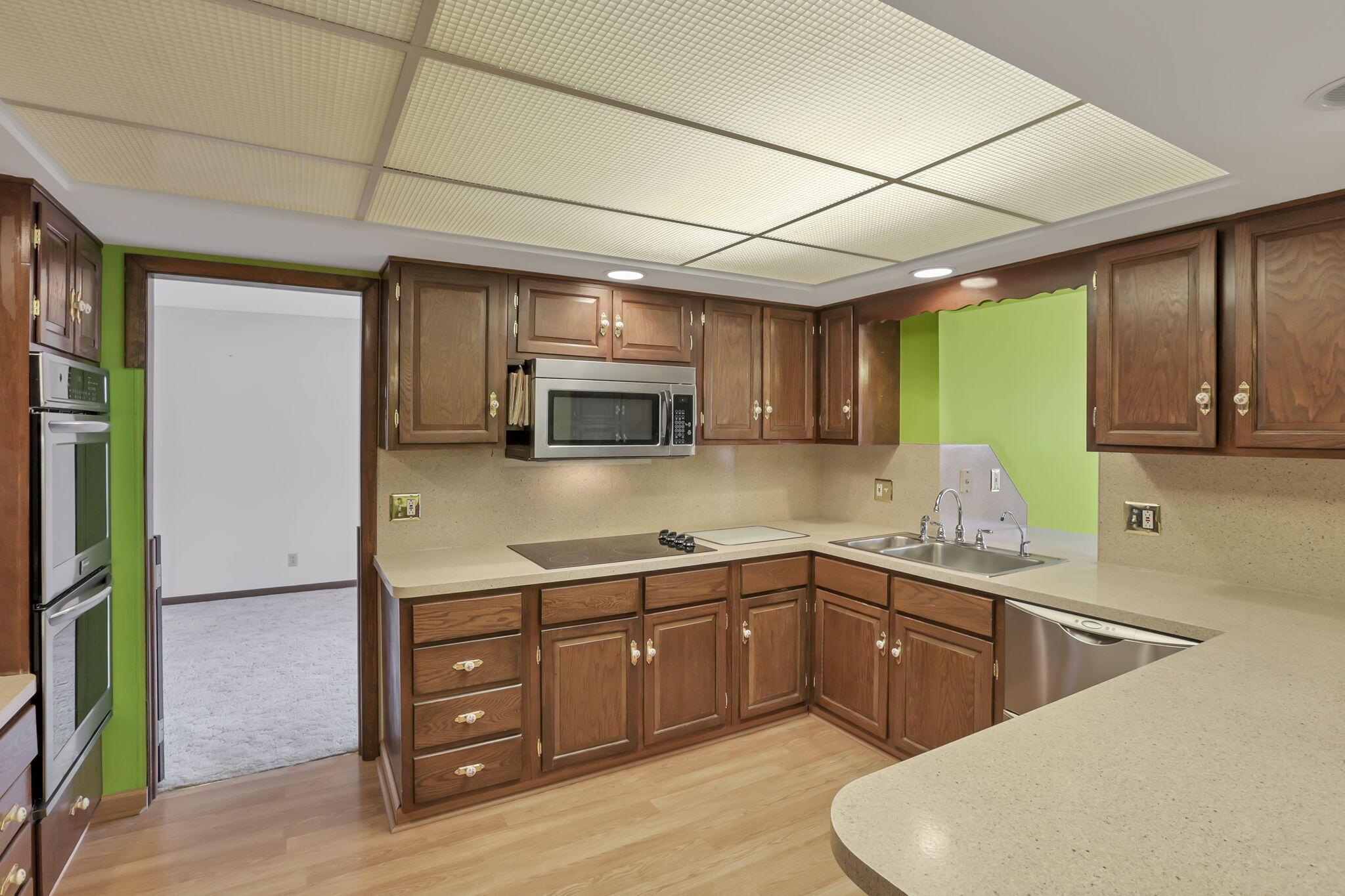 743 Strawberry Hill Road West Columbus, OH 43213 - Photo 9 of 54 19-web-or-mls-IMG_5447