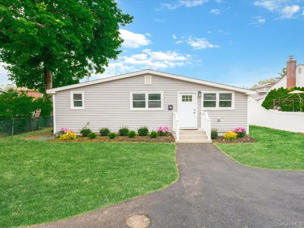 $600,000 | 27 Old Farmingdale Road, West Babylon, NY 11704