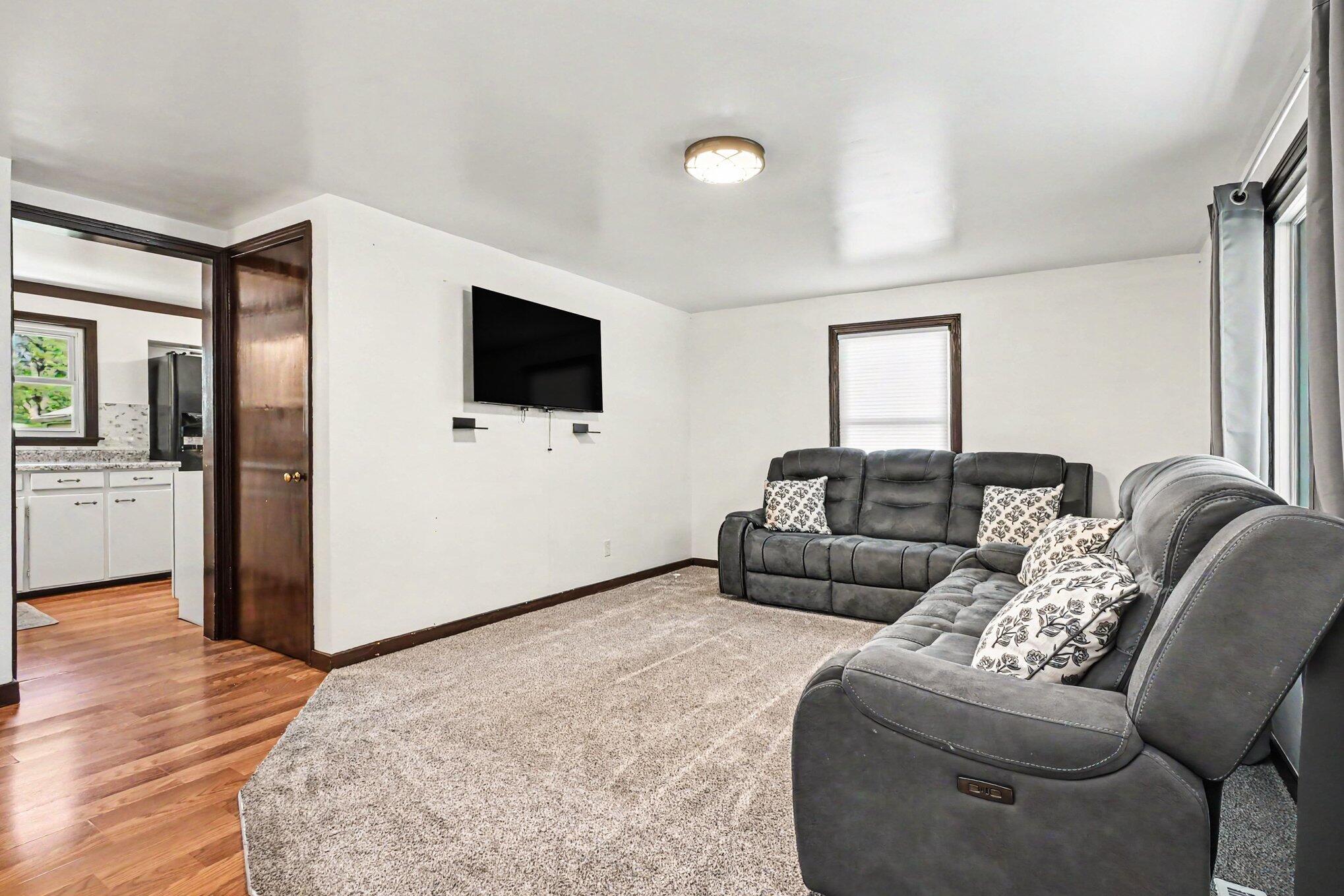 509 Allen Street La Porte, IN 46350 - Photo 3 of 25 2038x1359