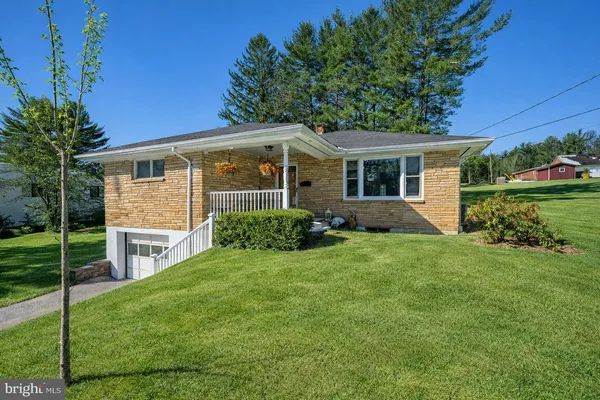 $285,000 | 127 South Oakhall Drive, Oakland, MD 21550