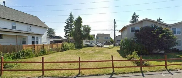 $350,000 | 1409 East Marine View Drive, Everett, WA 98201