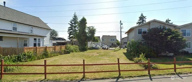 $350,000 | 1409 East Marine View Drive, Everett, WA 98201