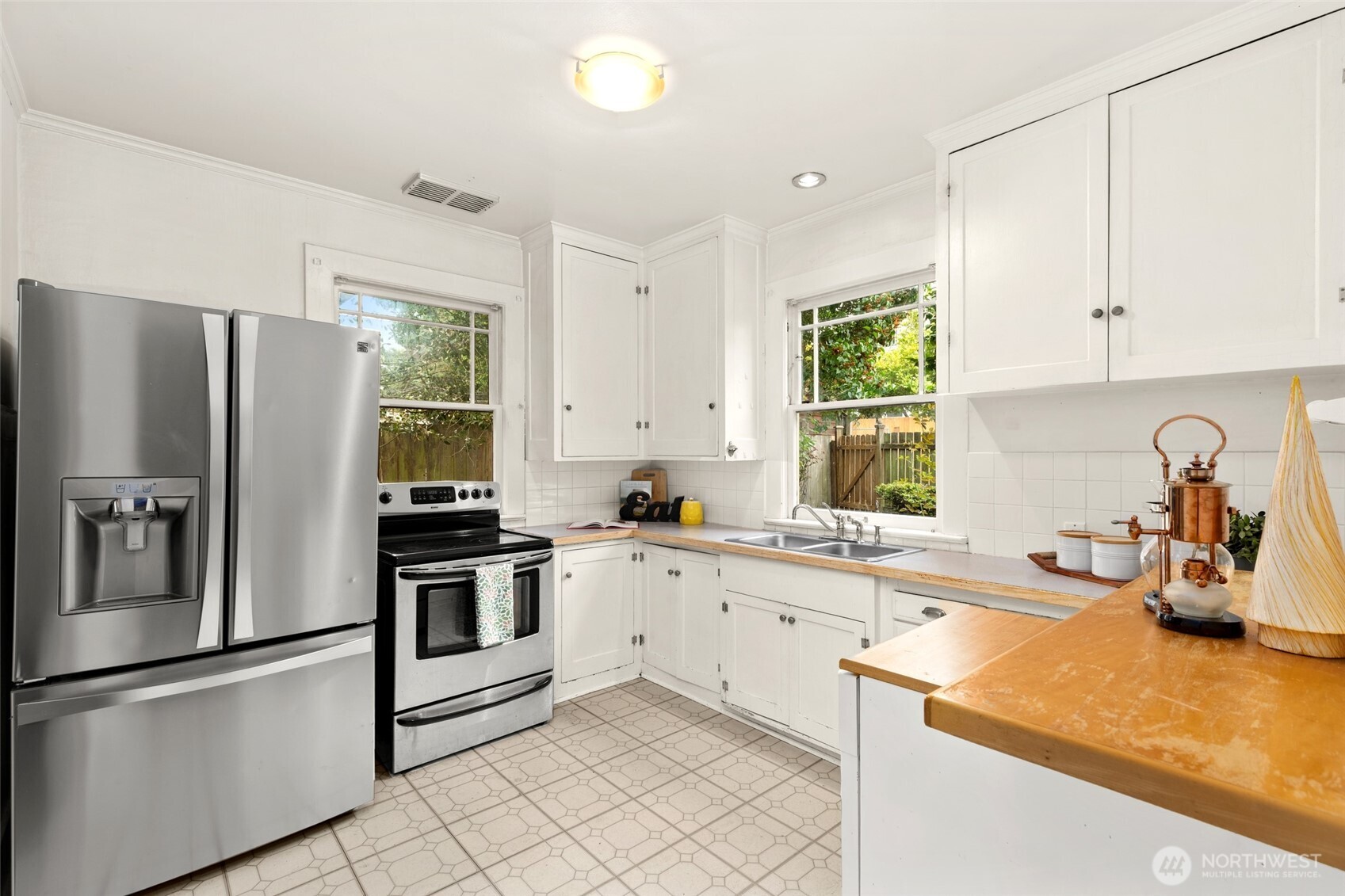 119 North 83rd Street Seattle, WA 98103 - Photo 9 of 25