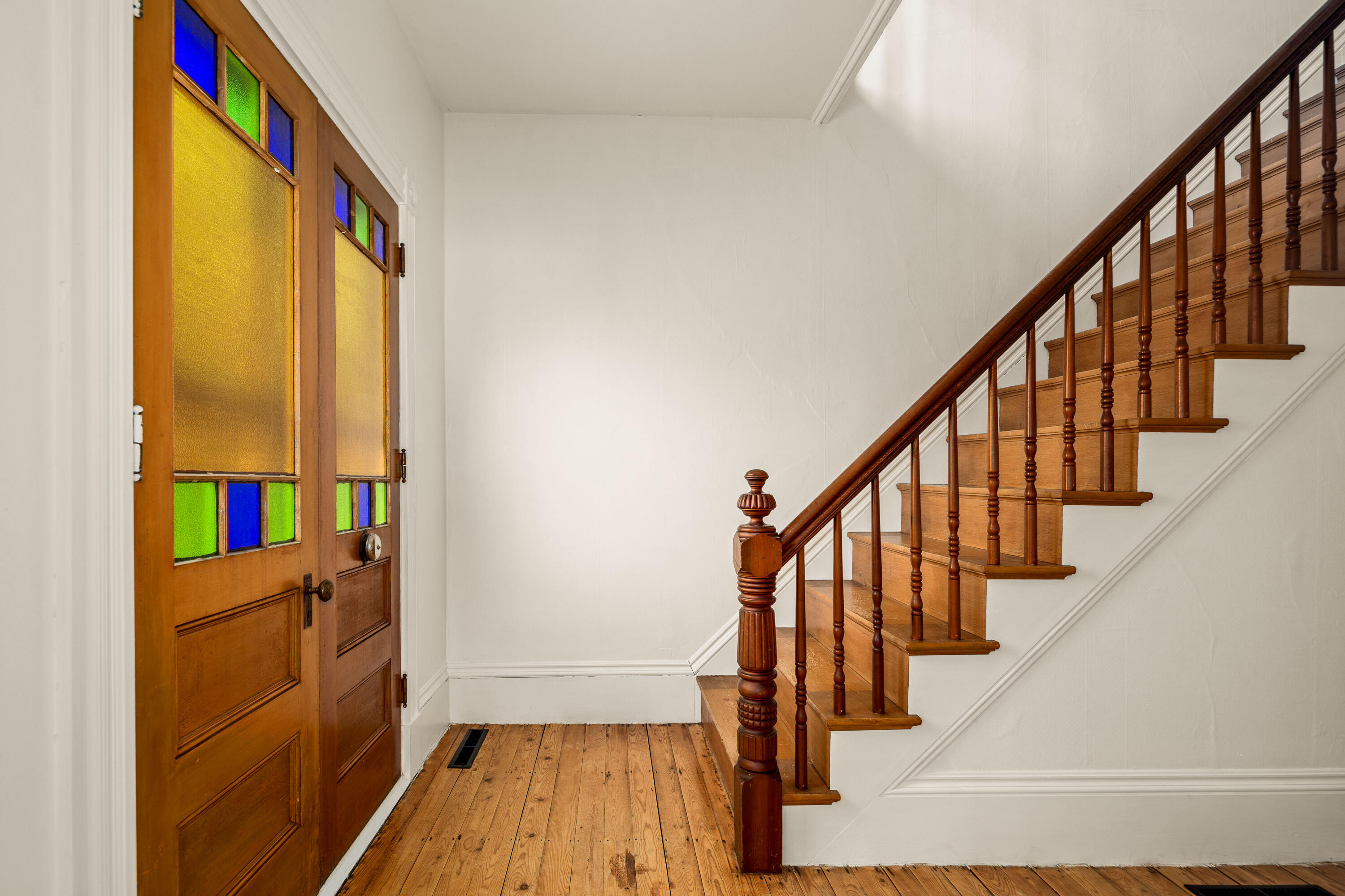 54 Main Street St. George, ME 04860 - Photo 14 of 92 Foyer