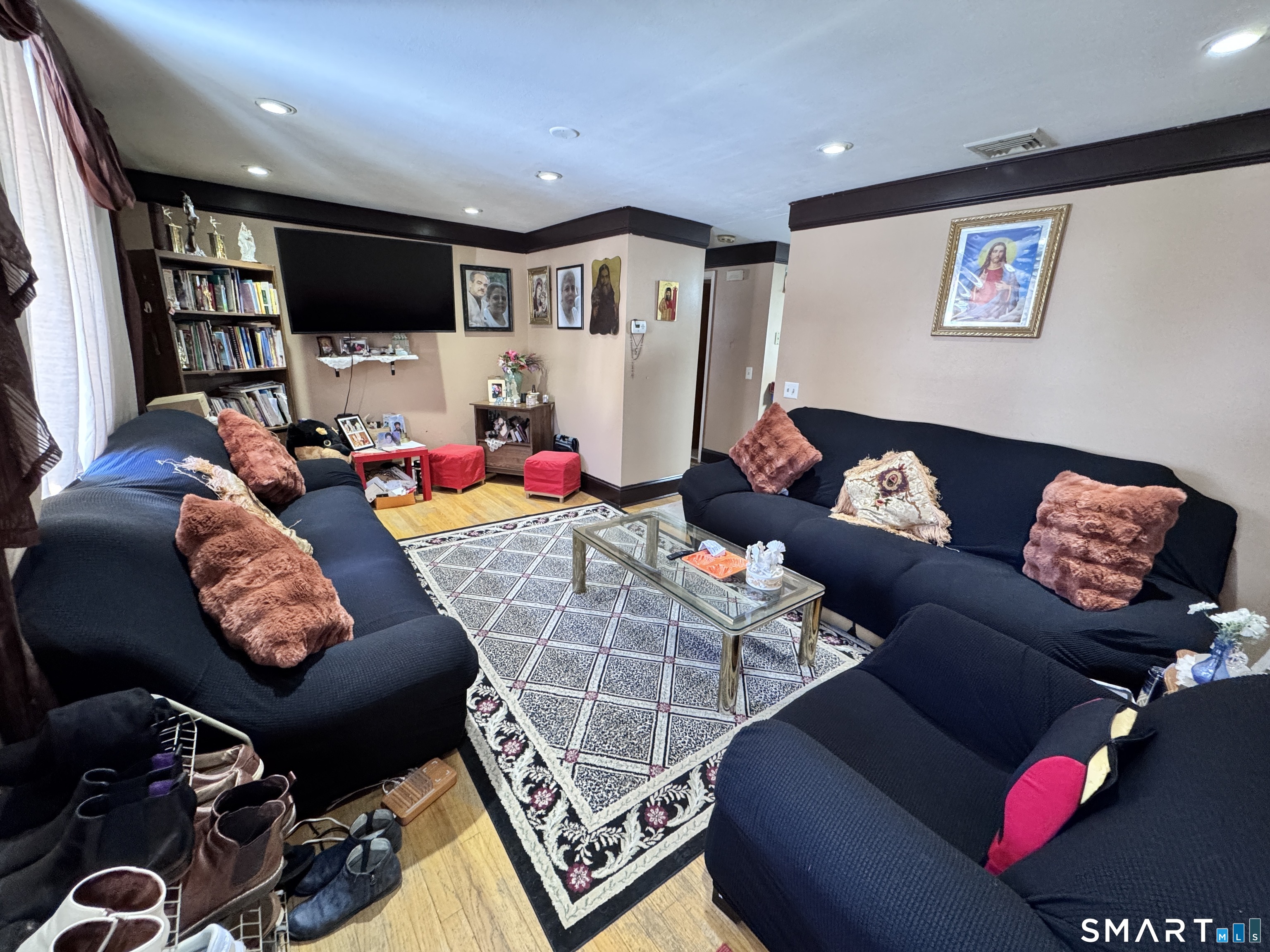 214 York Road Fairfield, CT 06825 - Photo 3 of 32