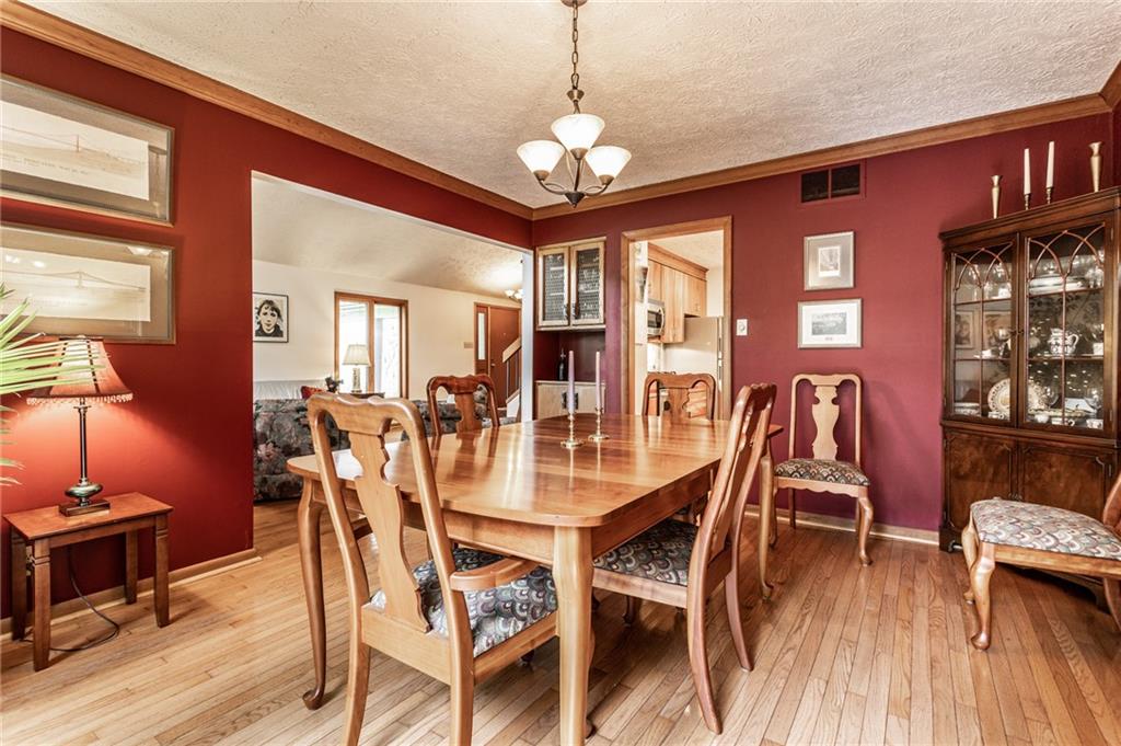 8204 Claridge Road Indianapolis, IN 46260 - Photo 11 of 50 Gallery Image 11