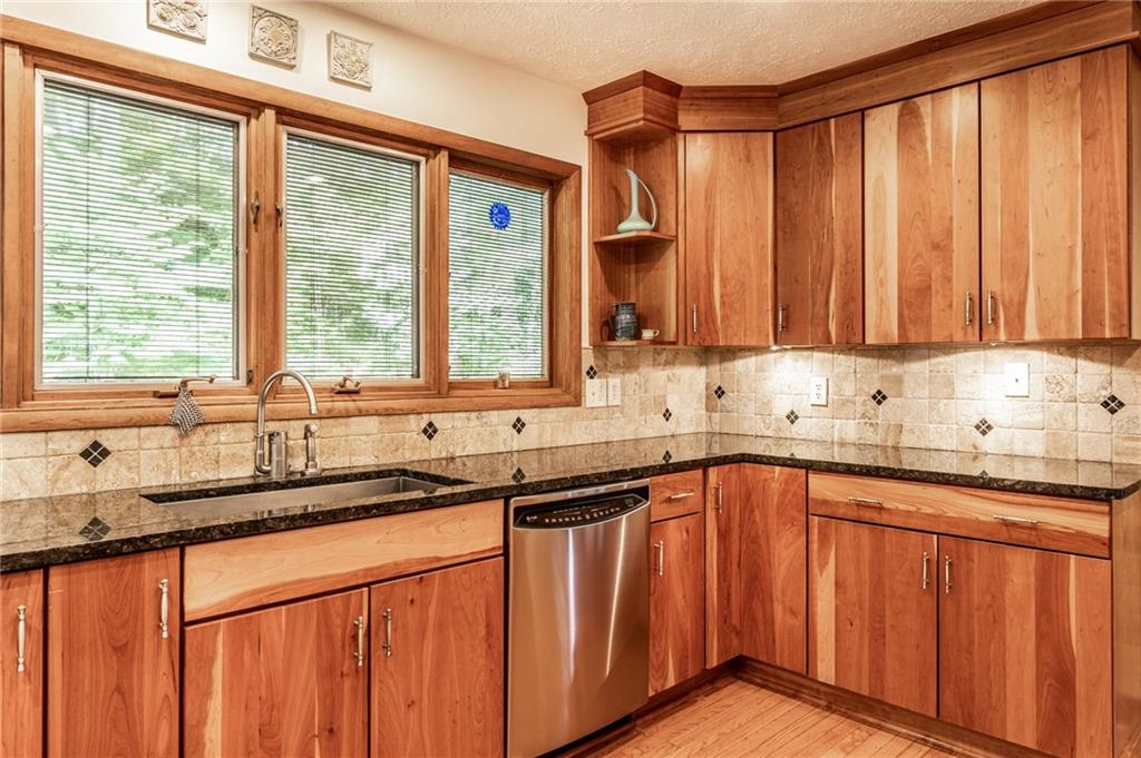8204 Claridge Road Indianapolis, IN 46260 - Photo 12 of 50 Gallery Image 12