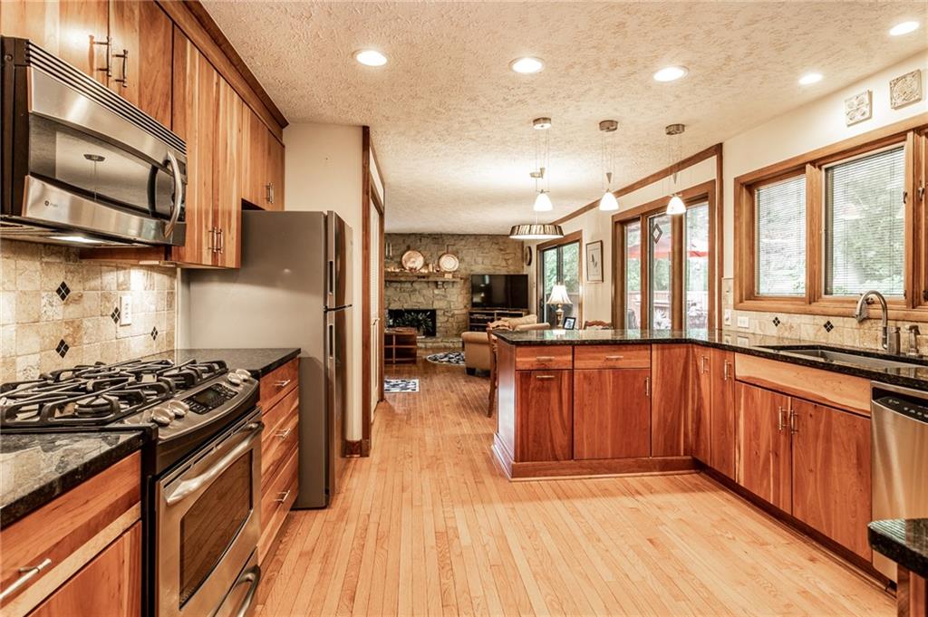 8204 Claridge Road Indianapolis, IN 46260 - Photo 13 of 50 Gallery Image 13