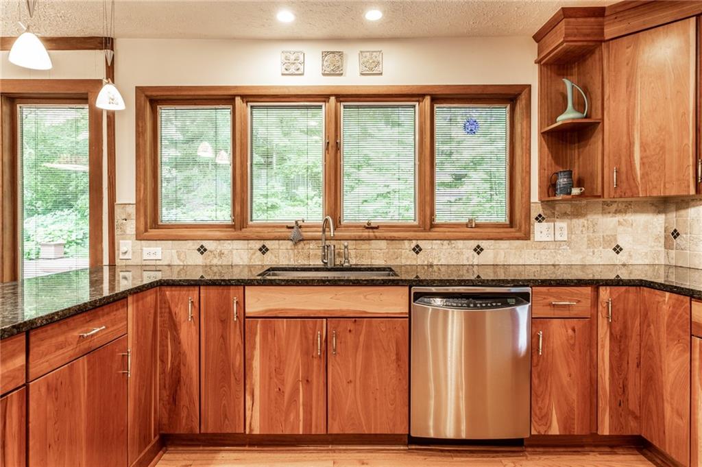 8204 Claridge Road Indianapolis, IN 46260 - Photo 14 of 50 Gallery Image 14