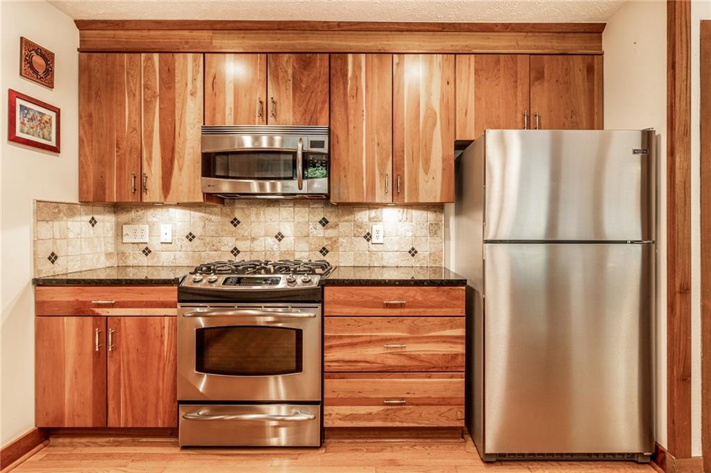 8204 Claridge Road Indianapolis, IN 46260 - Photo 15 of 50 Gallery Image 15