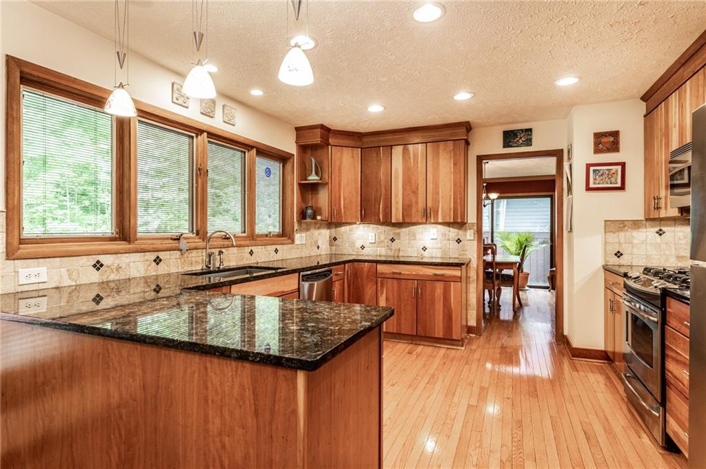 8204 Claridge Road Indianapolis, IN 46260 - Photo 16 of 50 Gallery Image 16