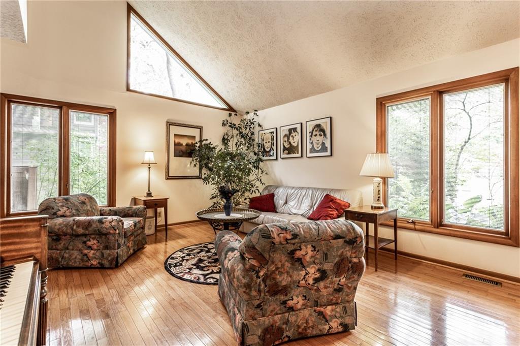 8204 Claridge Road Indianapolis, IN 46260 - Photo 6 of 50 Gallery Image 6