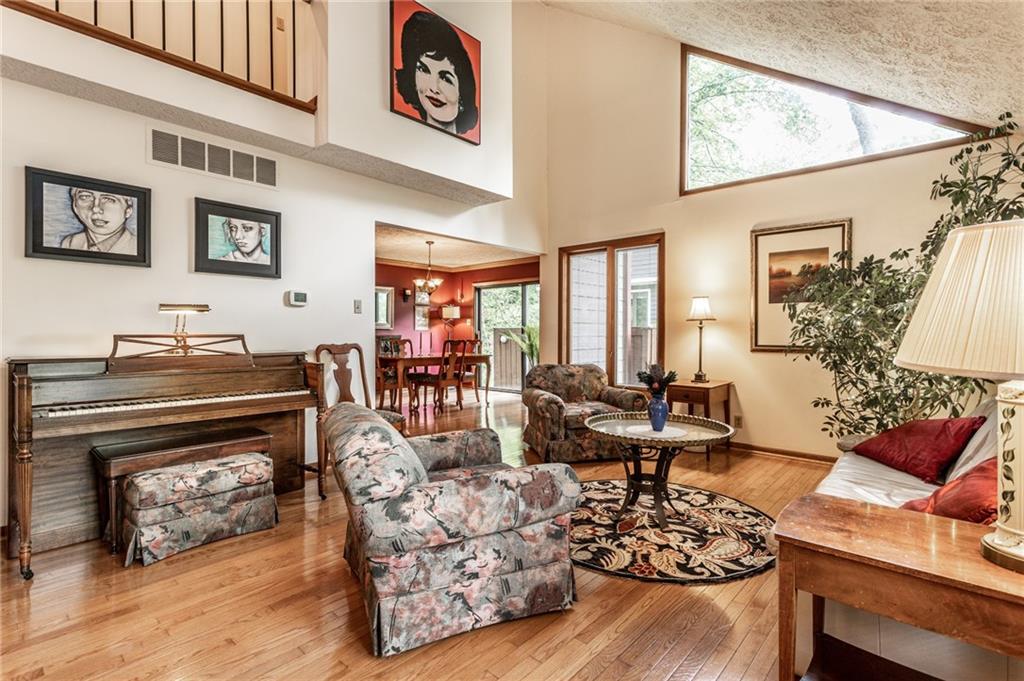 8204 Claridge Road Indianapolis, IN 46260 - Photo 7 of 50 Gallery Image 7