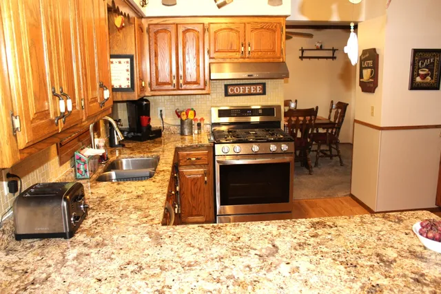 $469,900 | 2925 North 120th Street, Wauwatosa, WI 53222