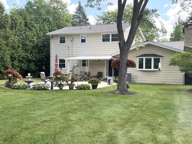 $469,900 | 2925 North 120th Street, Wauwatosa, WI 53222