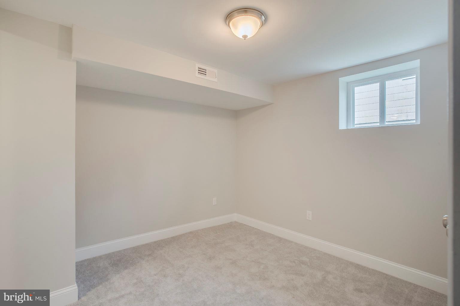 1201 Elm Ridge Avenue Baltimore, MD 21229 - Photo 12 of 18 Gallery Image 12