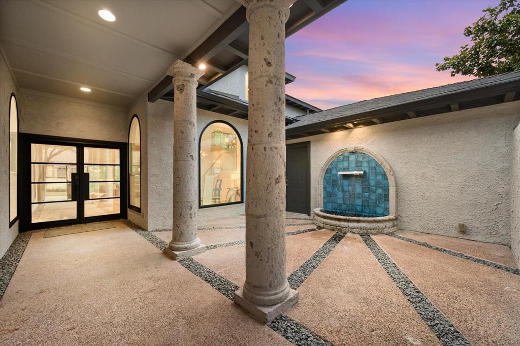 1422 Country Club Road Arlington, TX 76013 - Photo 5 of 40 Gallery Image 5
