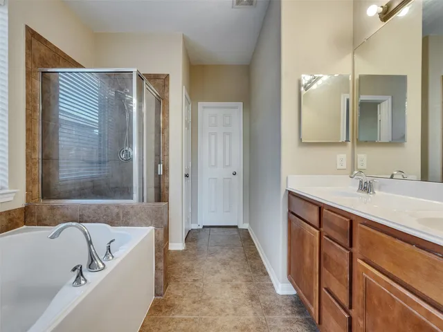 $2,600 | 2750 Villa Bella Court, League City, TX 77573