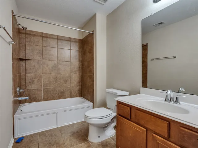 $2,600 | 2750 Villa Bella Court, League City, TX 77573