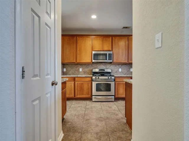 $2,600 | 2750 Villa Bella Court, League City, TX 77573