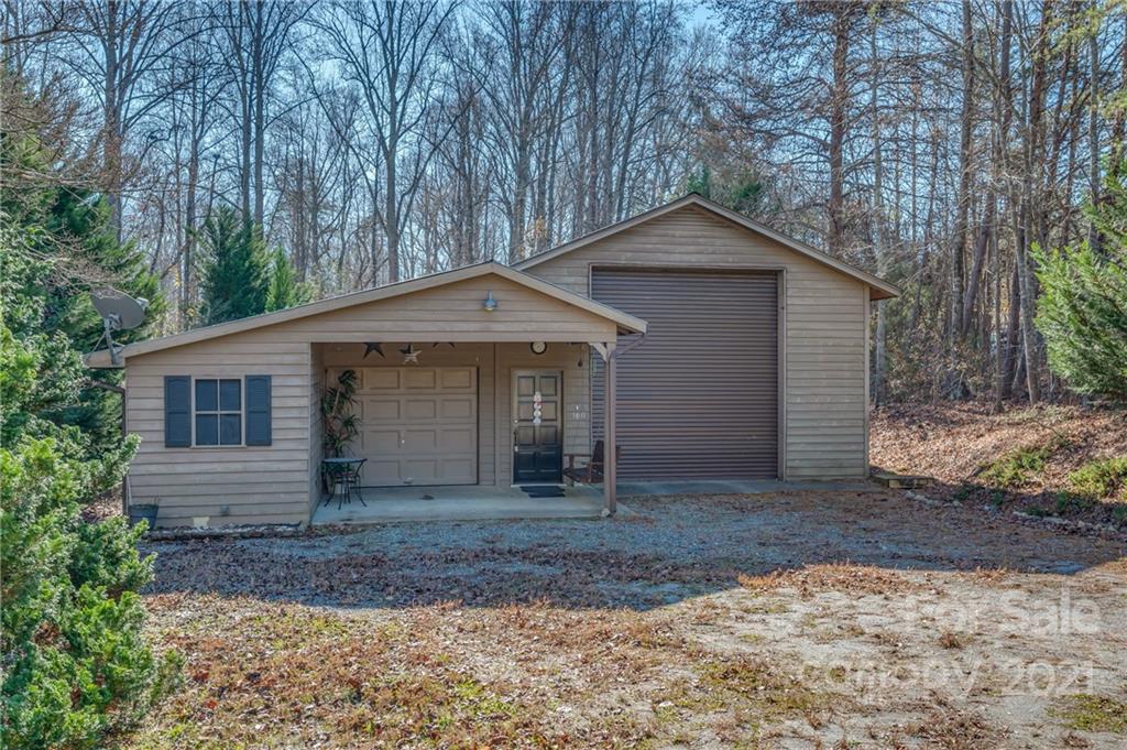 160 Fagan Drive Inman, SC 29349 - Photo 1 of 45 a front view of a house with a yard and garage