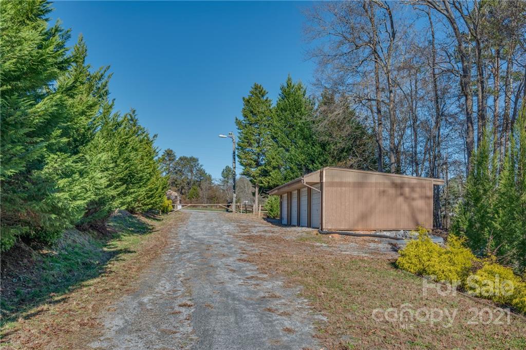 160 Fagan Drive Inman, SC 29349 - Photo 34 of 45 a backyard of a house with lots of green space