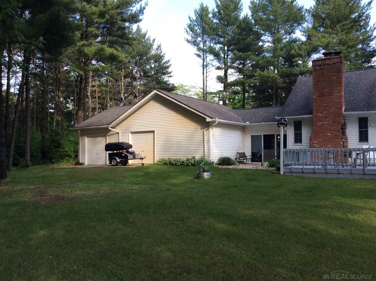 18775 Armada Ridge Road Armada, MI 48005 - Photo 18 of 40 31245395-17.JPG