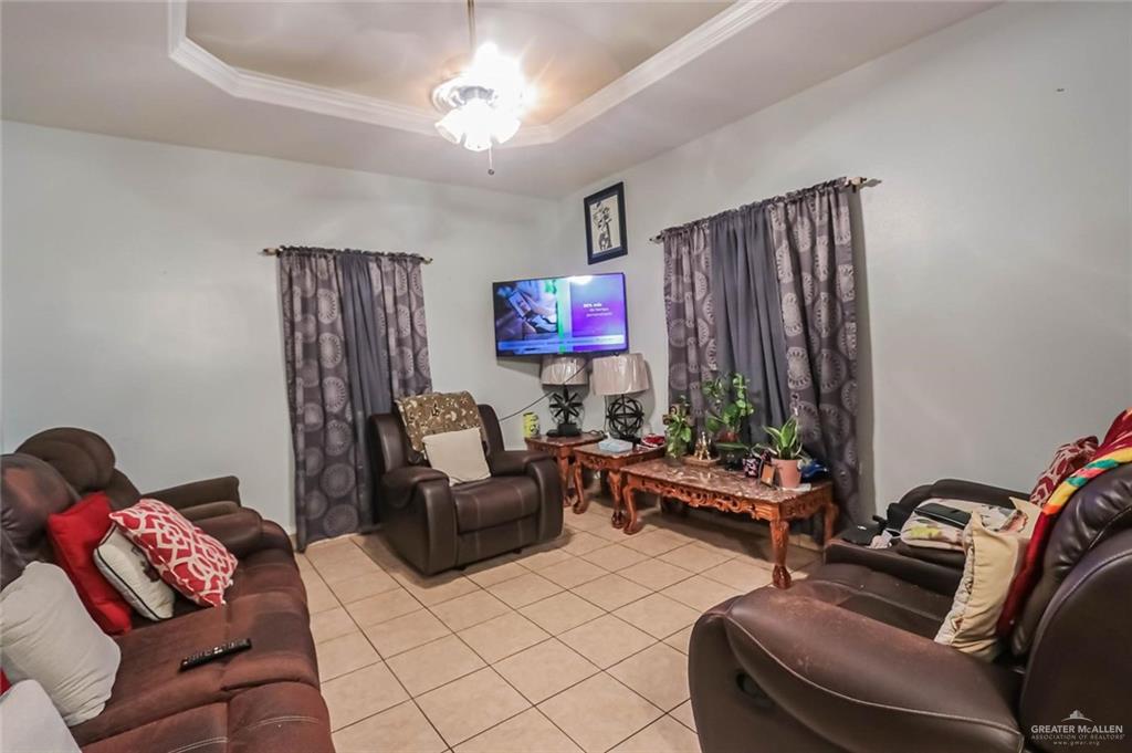 4701 Russell Circle Mission, TX 78574 - Photo 13 of 37 a living room with furniture and a large window