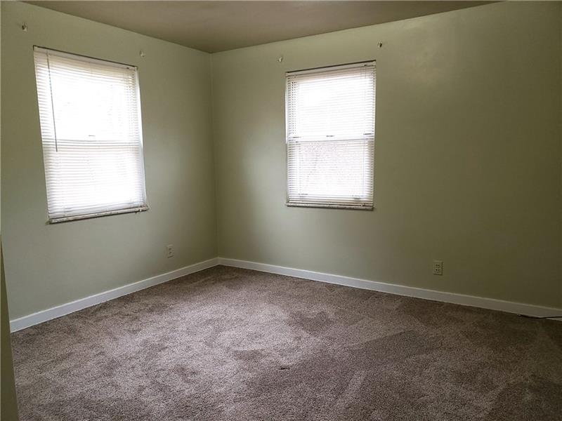 425 Agnew Road Jeannette, PA 15644 - Photo 8 of 17 Gallery Image 8