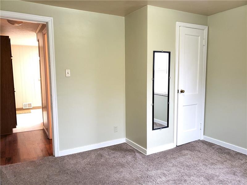 425 Agnew Road Jeannette, PA 15644 - Photo 9 of 17 Gallery Image 9