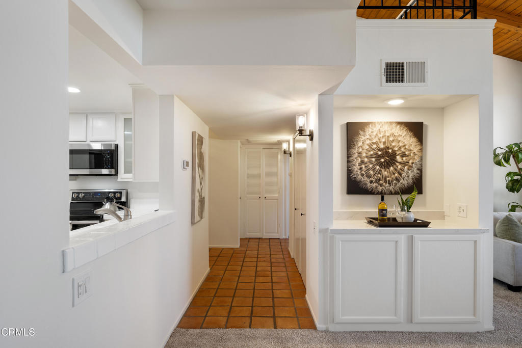 2385 Roscomare Road, Unit F8 Los Angeles, CA 90077 - Photo 24 of 50 SSR_2385RoscomareF8_027_FLEXMLS