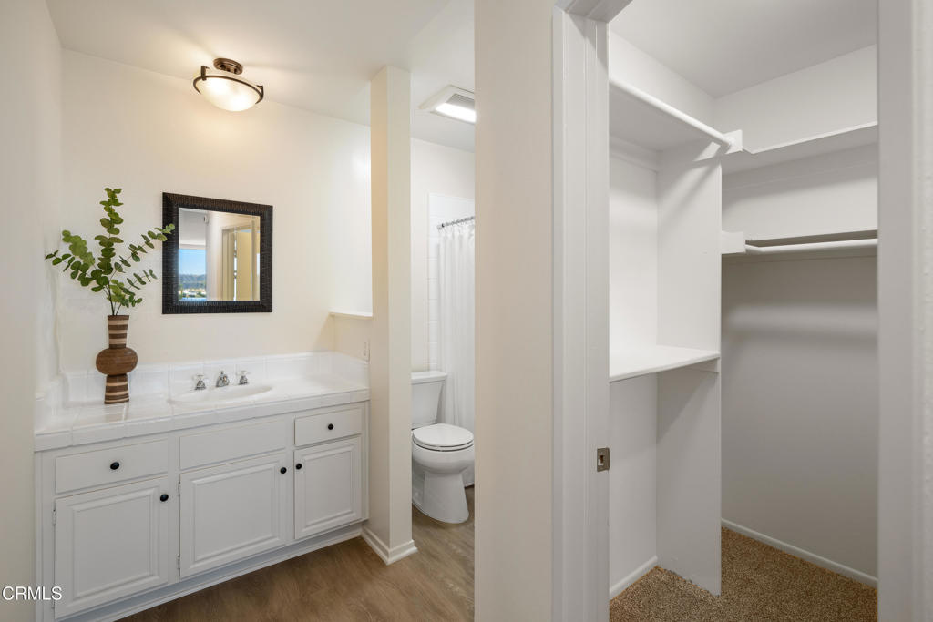 2385 Roscomare Road, Unit F8 Los Angeles, CA 90077 - Photo 32 of 50 SSR_2385RoscomareF8_036_FLEXMLS