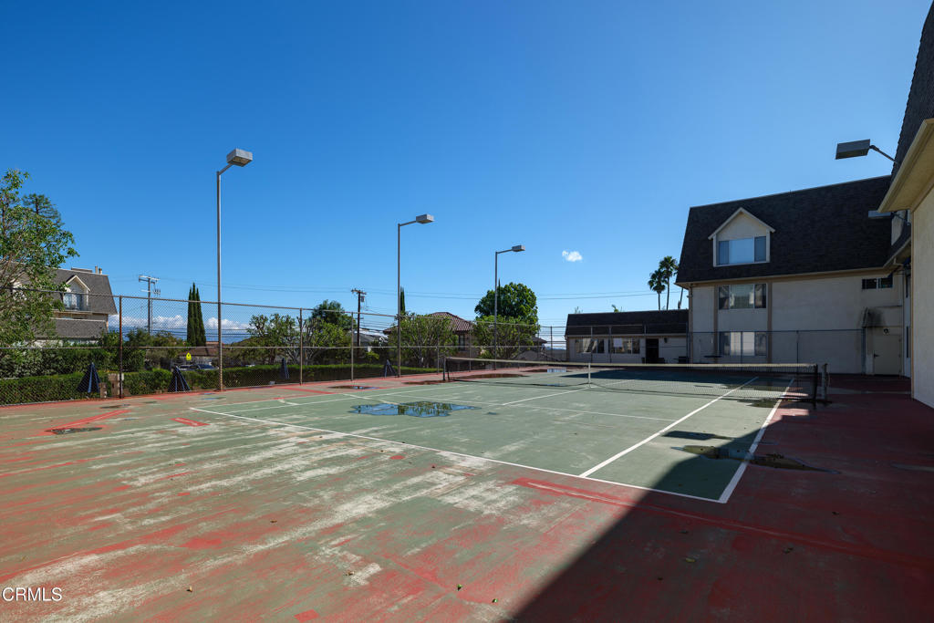 2385 Roscomare Road, Unit F8 Los Angeles, CA 90077 - Photo 41 of 50 SSR_2385RoscomareF8_045_FLEXMLS