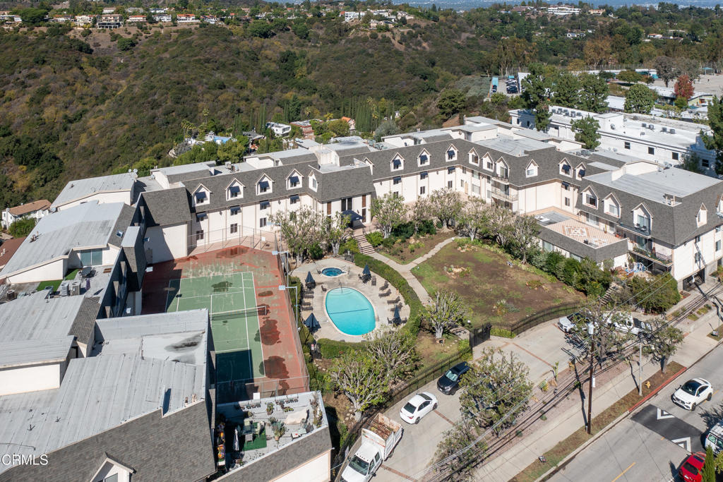 2385 Roscomare Road, Unit F8 Los Angeles, CA 90077 - Photo 45 of 50 SSR_2385RoscomareF8_050_FLEXMLS