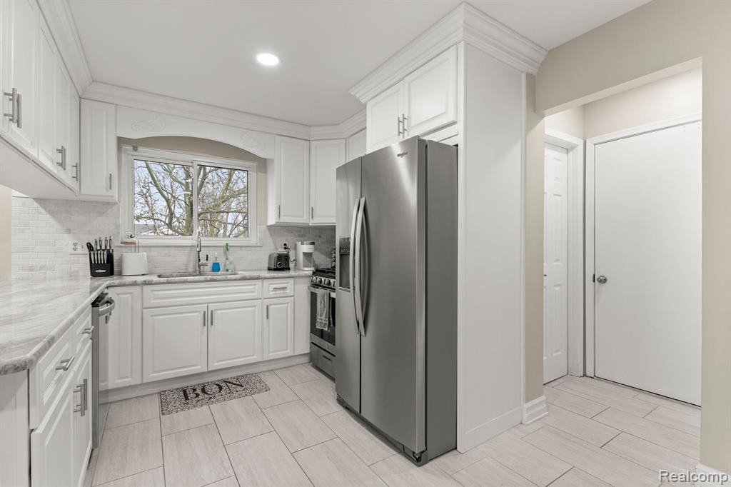14093 Riga Livonia, MI 48154 - Photo 20 of 47