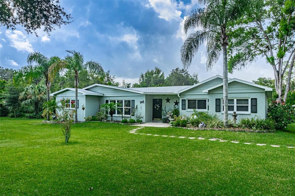 2201 Oaklane Road Valrico, FL 33596 - Photo 1 of 1 Front view from the street.