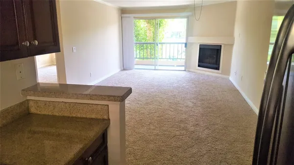$2,750 | 5510 Owensmouth Avenue, Unit 213, Woodland Hills, CA 91367