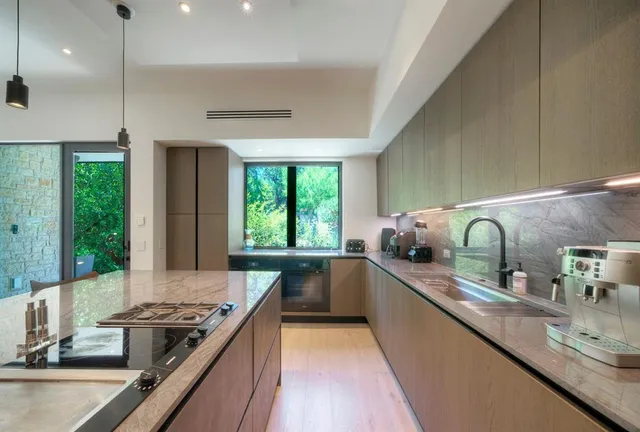 $2,500,000 | 2309 South 4th Street, Austin, TX 78704