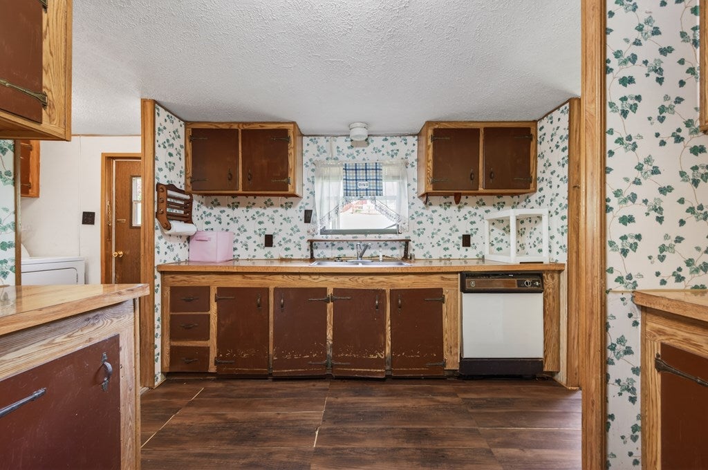 6135 Parrott Mountain Road Parrott, VA 24132 - Photo 21 of 66 Gallery Image 21