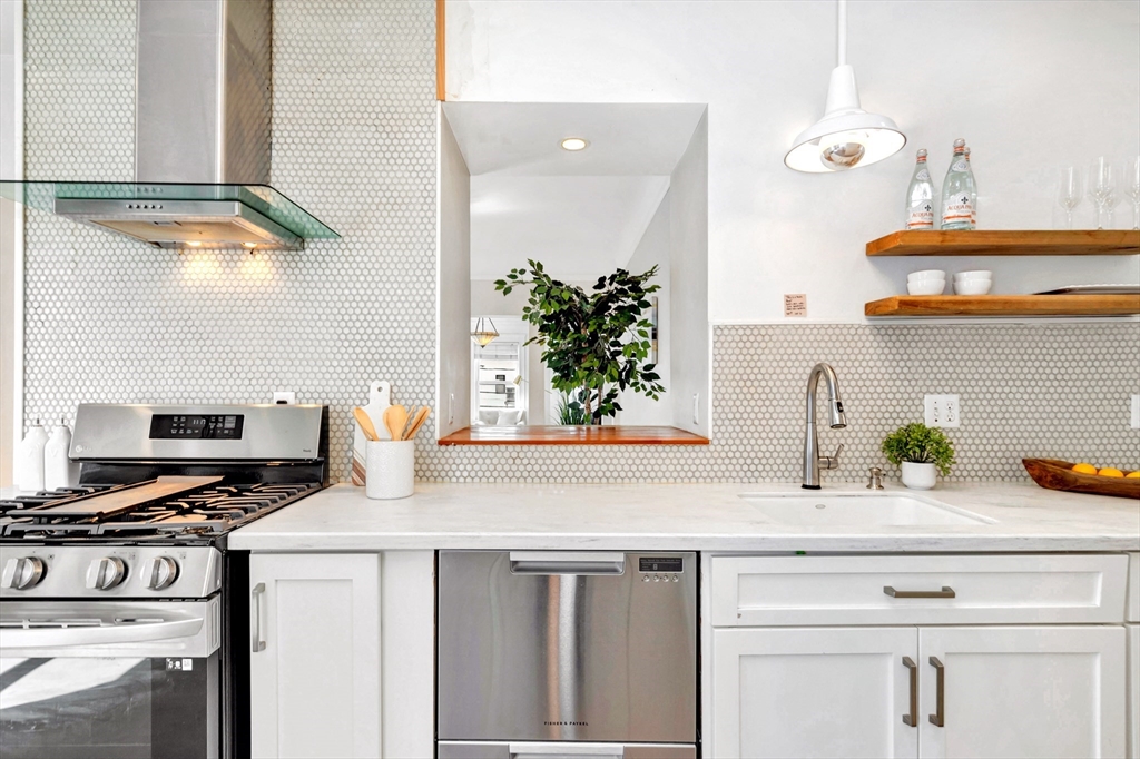 25 Windsor Road, Unit 25 Somerville, MA 02144 - Photo 11 of 31 Gallery Image 11