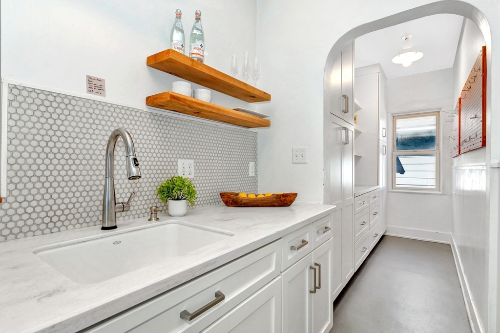 25 Windsor Road, Unit 25 Somerville, MA 02144 - Photo 12 of 31 Gallery Image 12