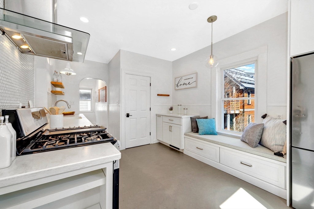 25 Windsor Road, Unit 25 Somerville, MA 02144 - Photo 9 of 31 Gallery Image 9
